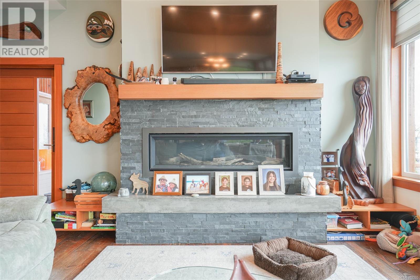 300 Main St, Tofino