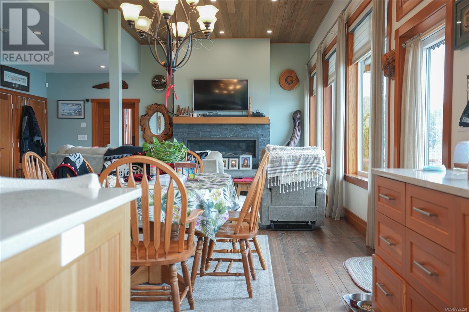 300 Main St, Tofino