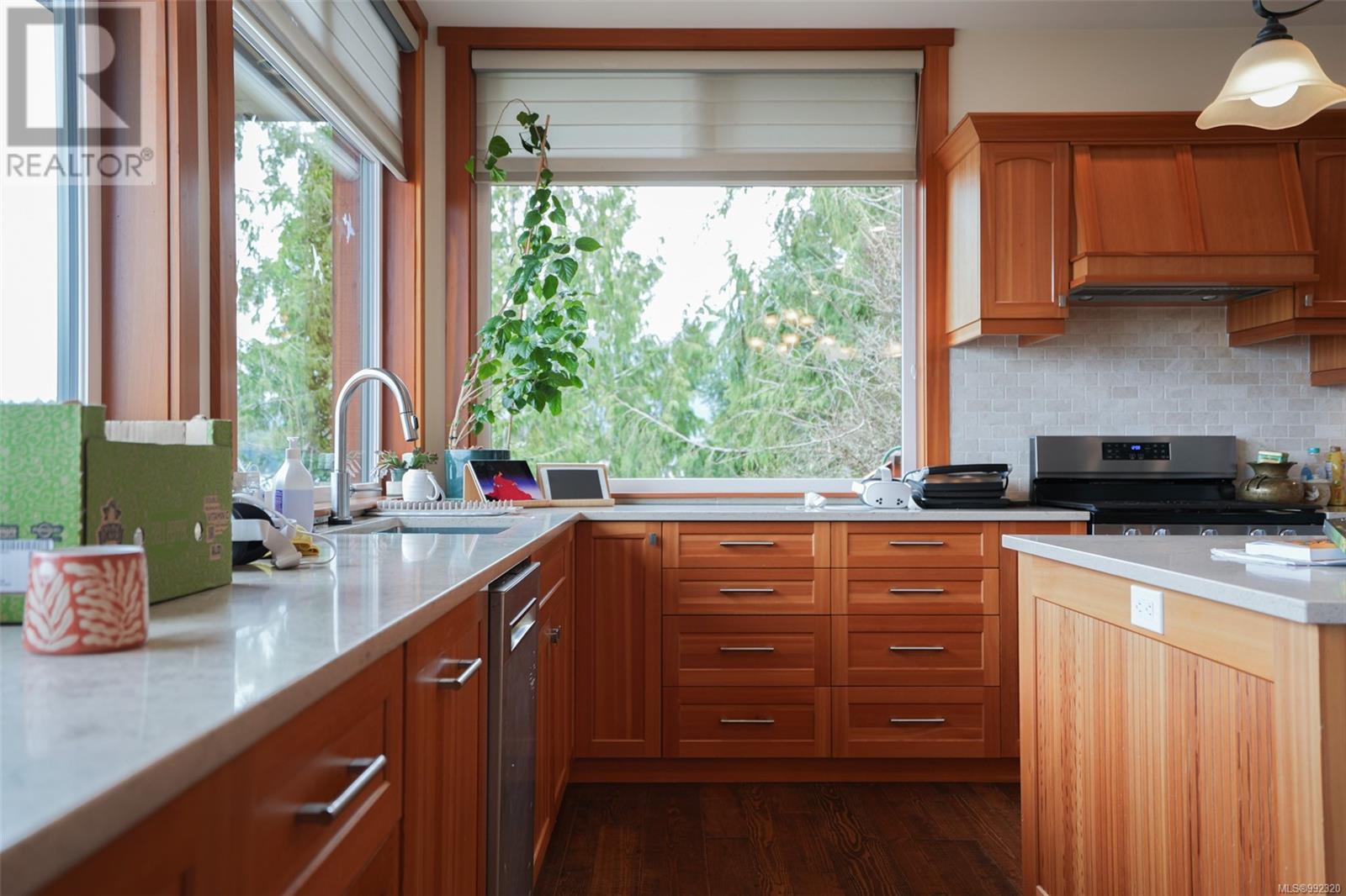 300 Main St, Tofino
