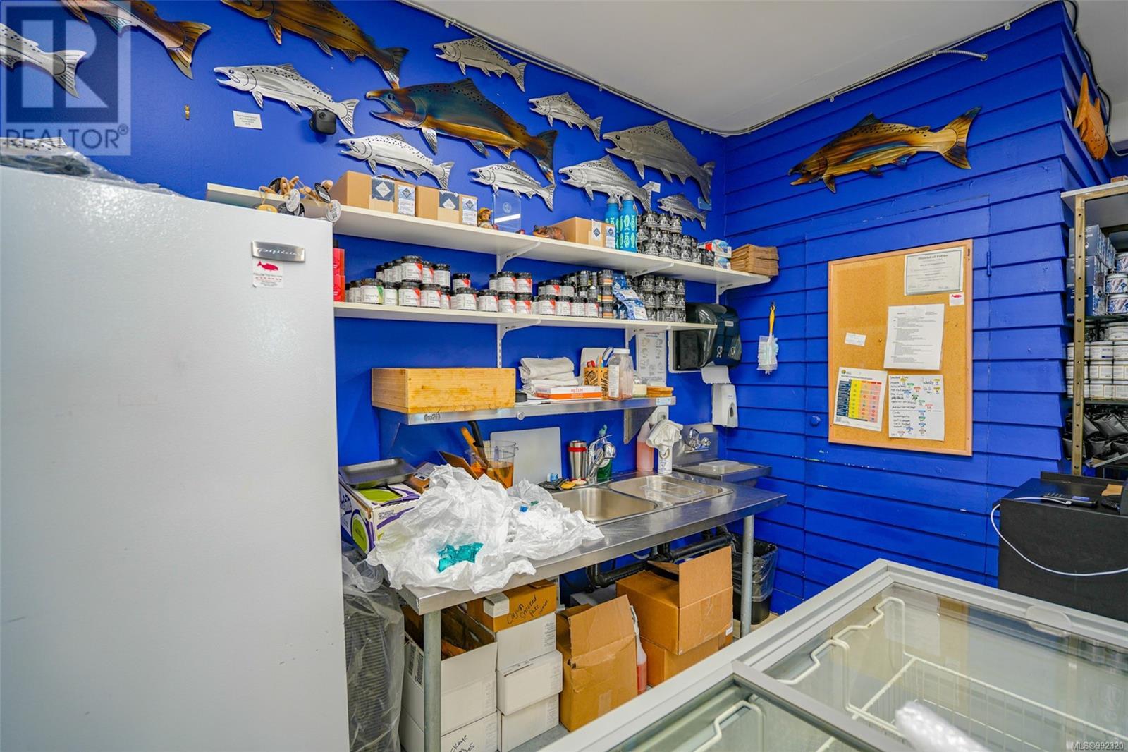 300 Main St, Tofino