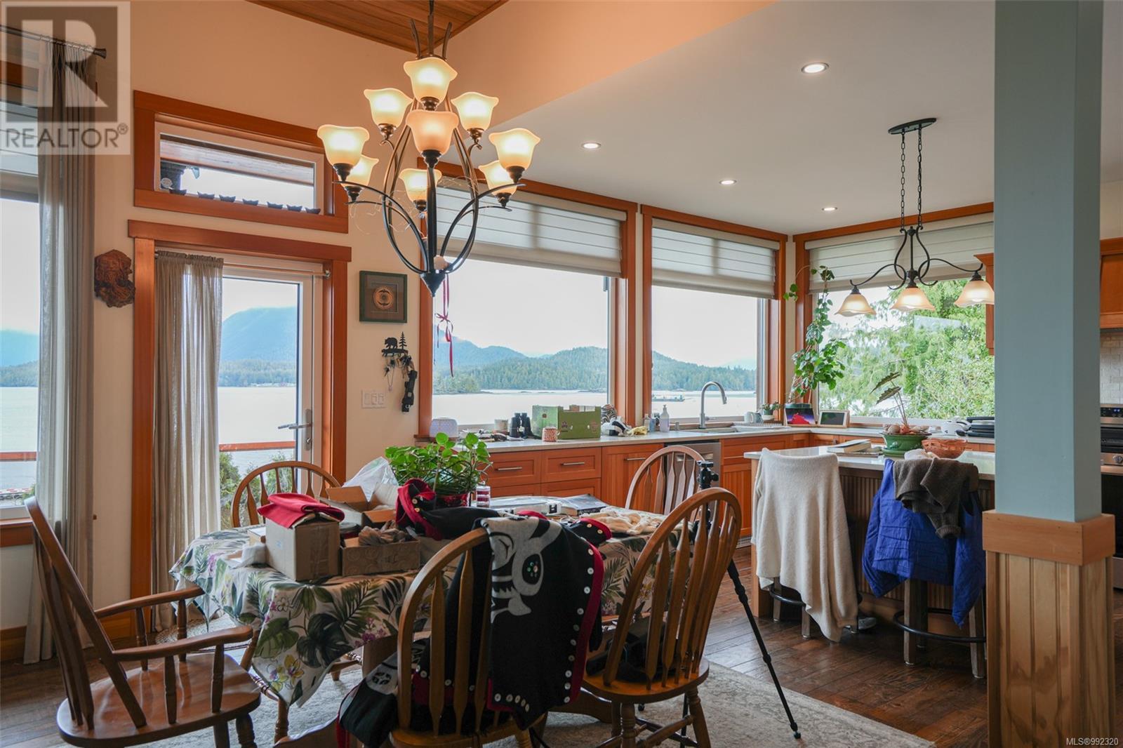 300 Main St, Tofino