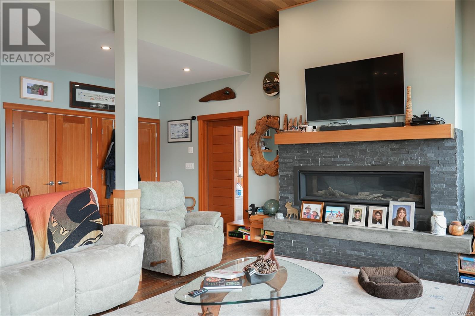 300 Main St, Tofino