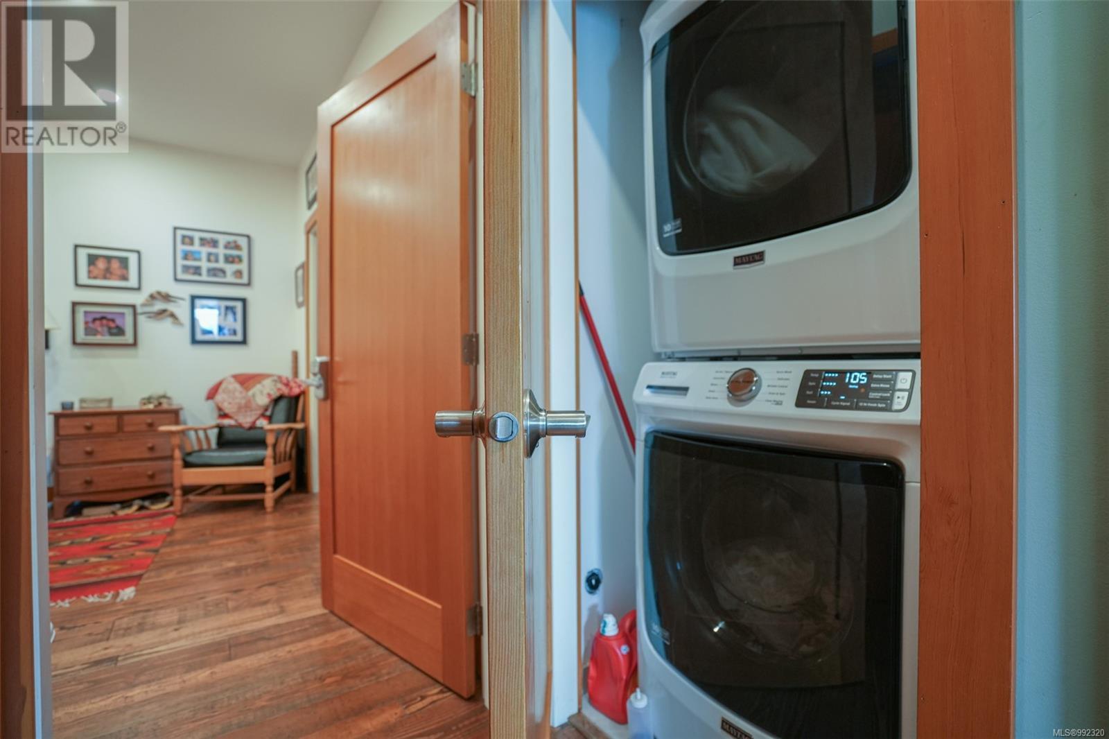 300 Main St, Tofino