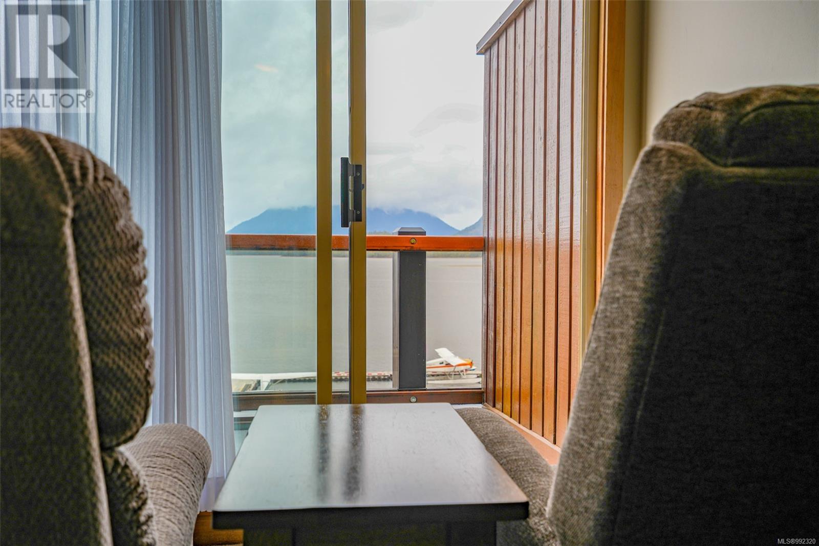 300 Main St, Tofino