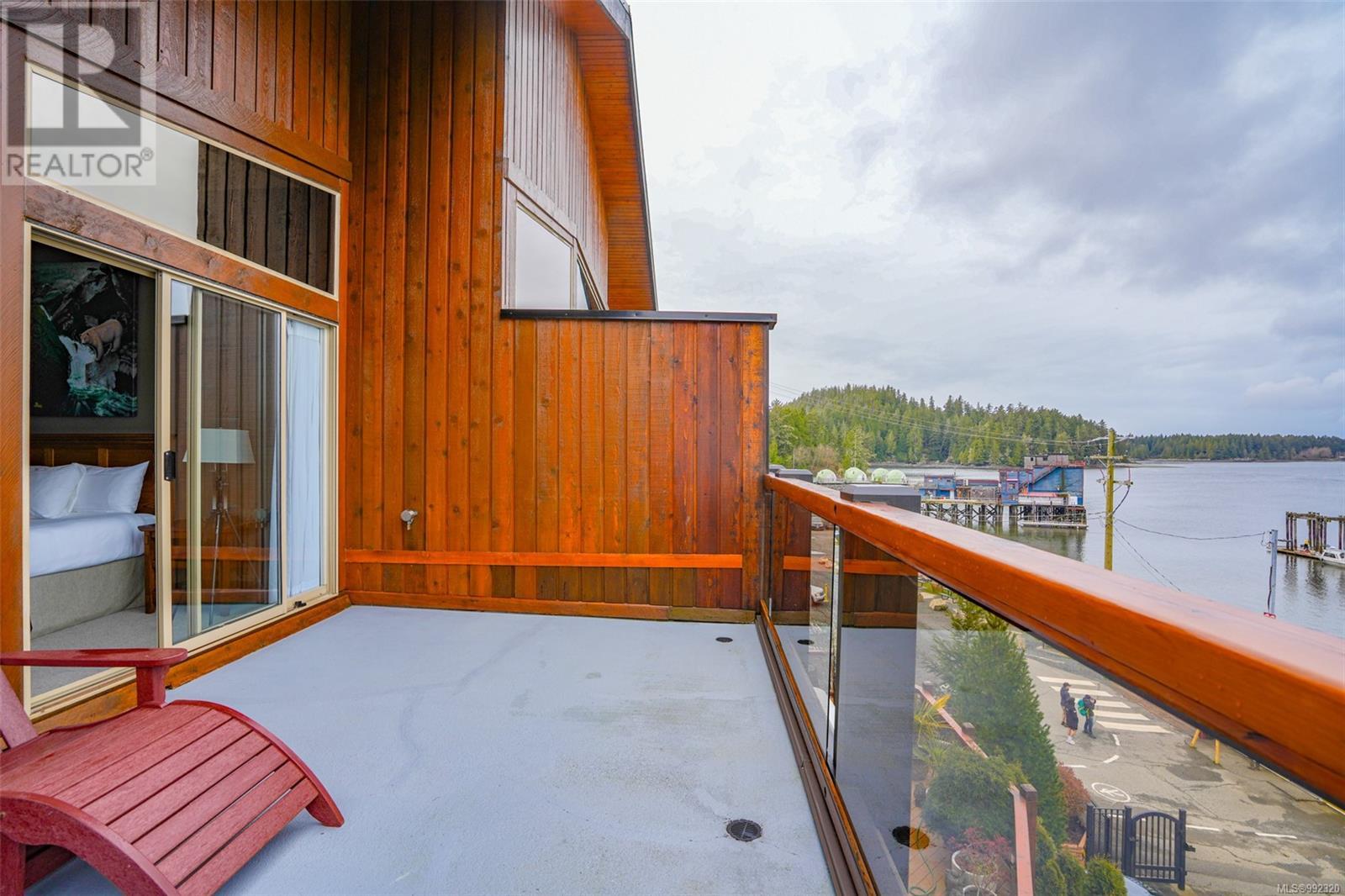 300 Main St, Tofino