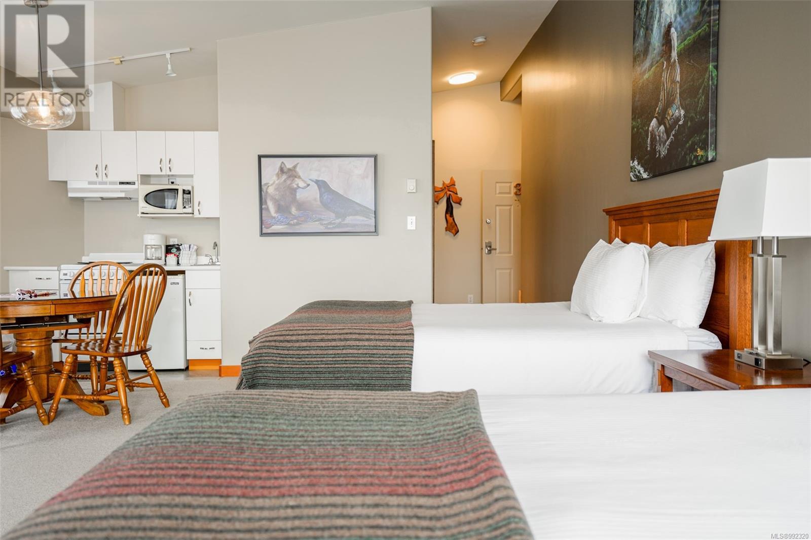 300 Main St, Tofino