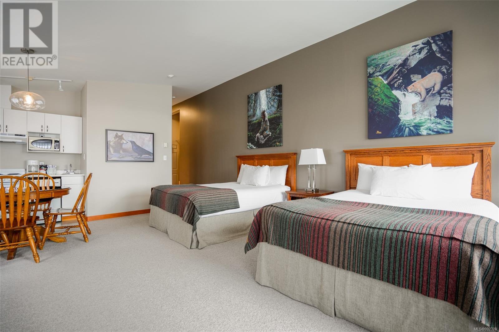 300 Main St, Tofino