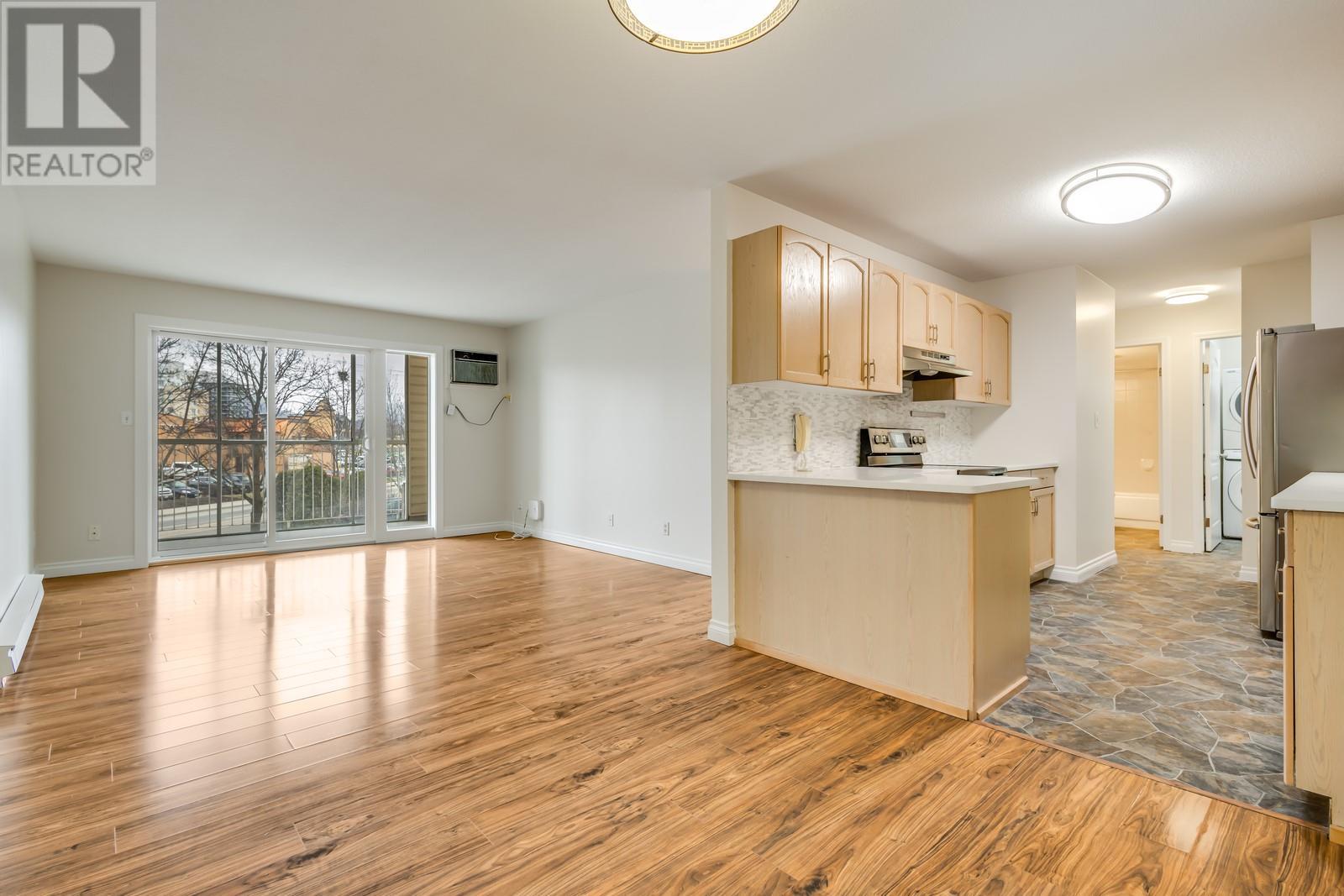 219 3163 Richter Street, Kelowna