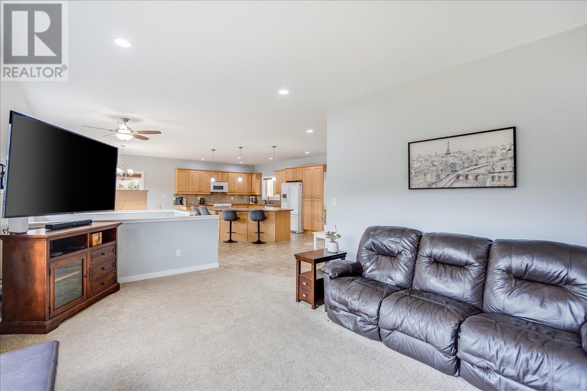8480 Highway 22A, Trail