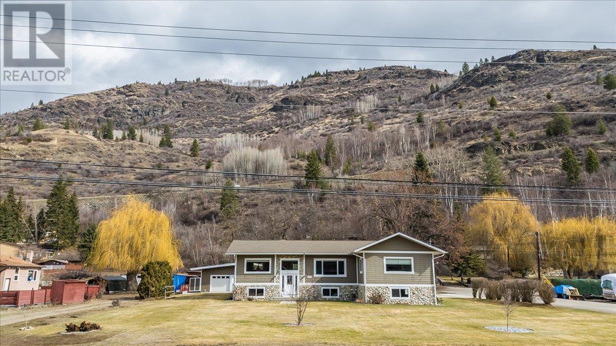 8480 Highway 22A, Trail