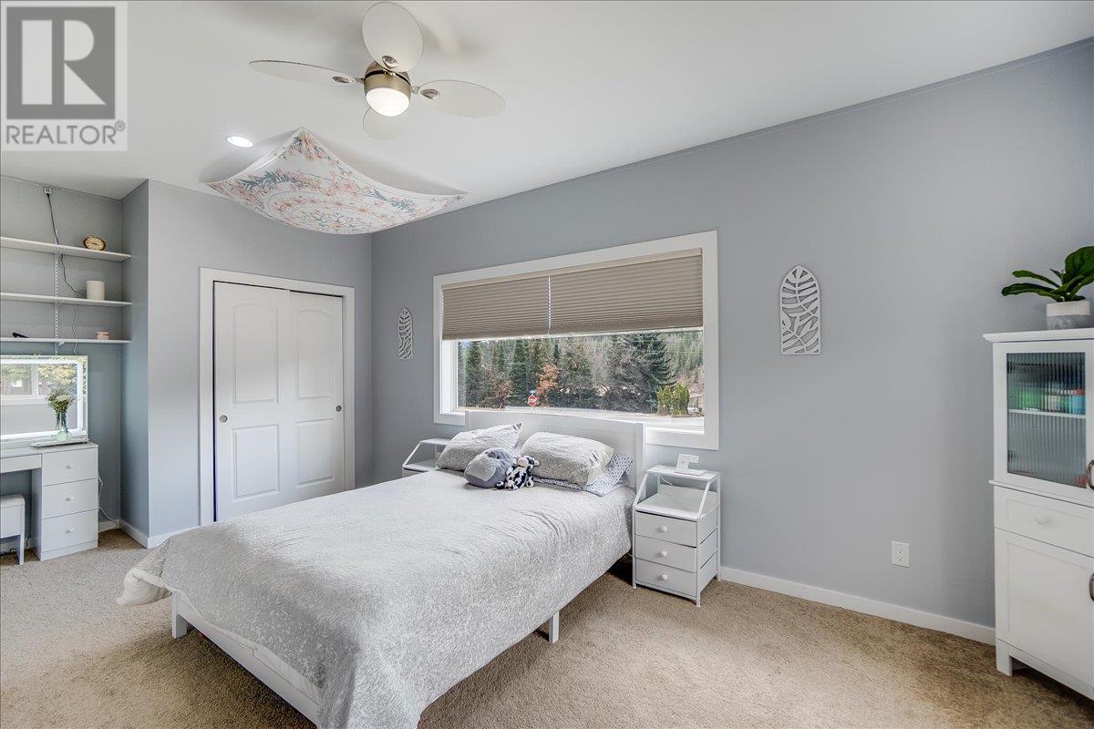 8480 Highway 22A, Trail