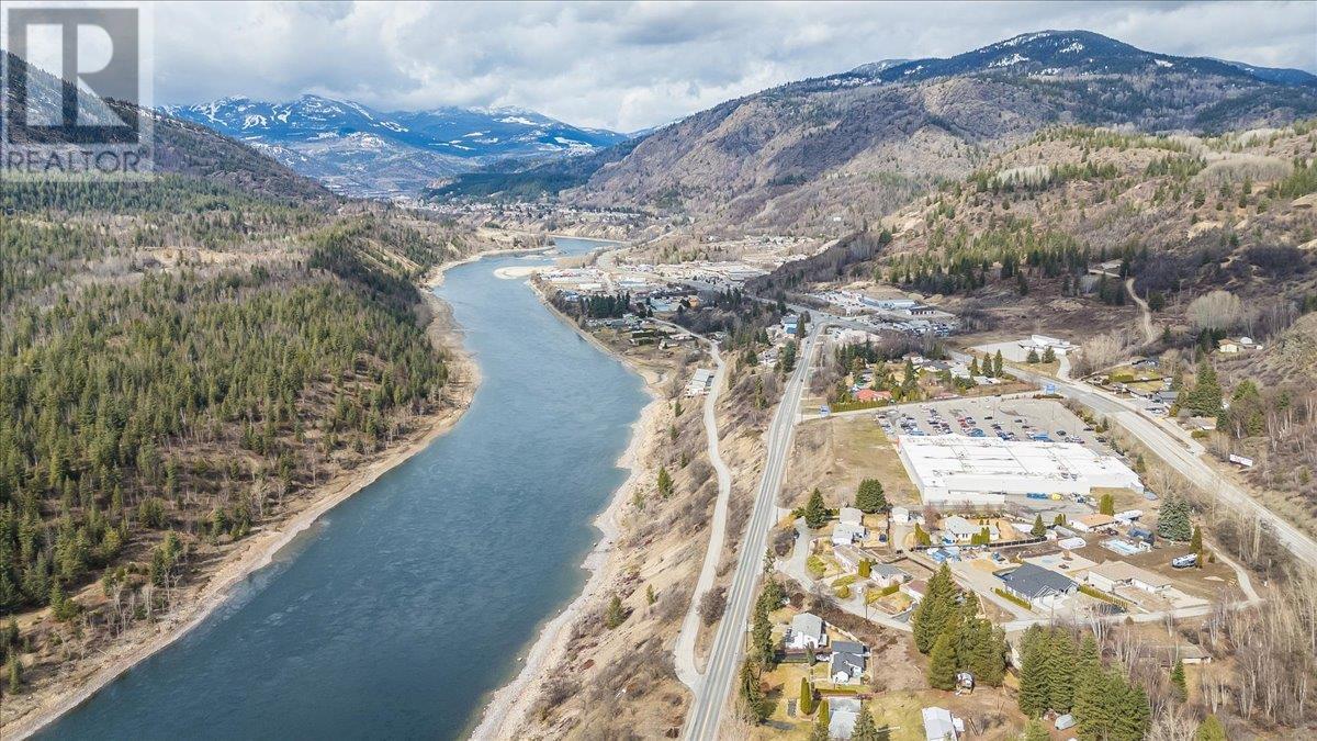 8480 Highway 22A, Trail