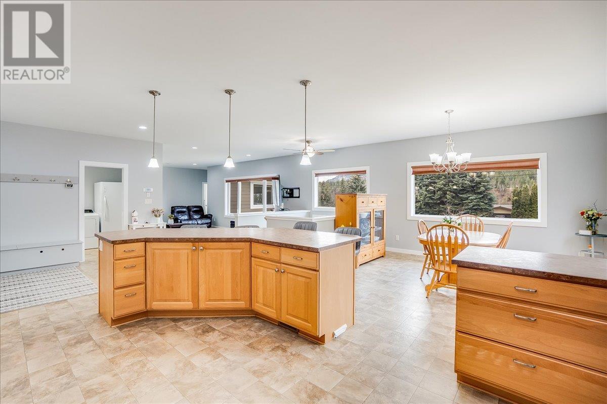 8480 Highway 22A, Trail