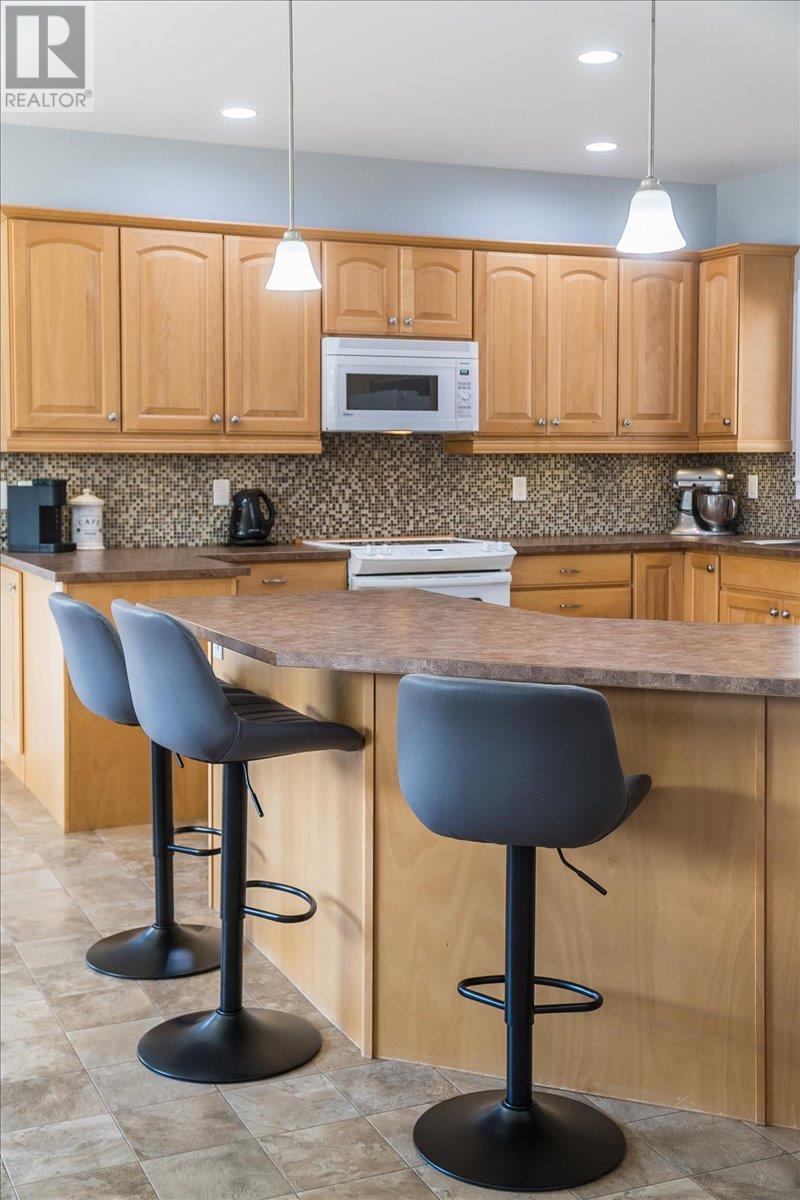 8480 Highway 22A, Trail
