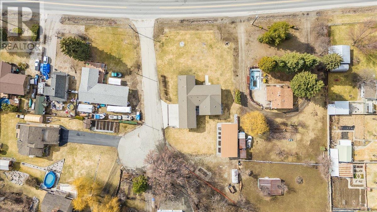 8480 Highway 22A, Trail