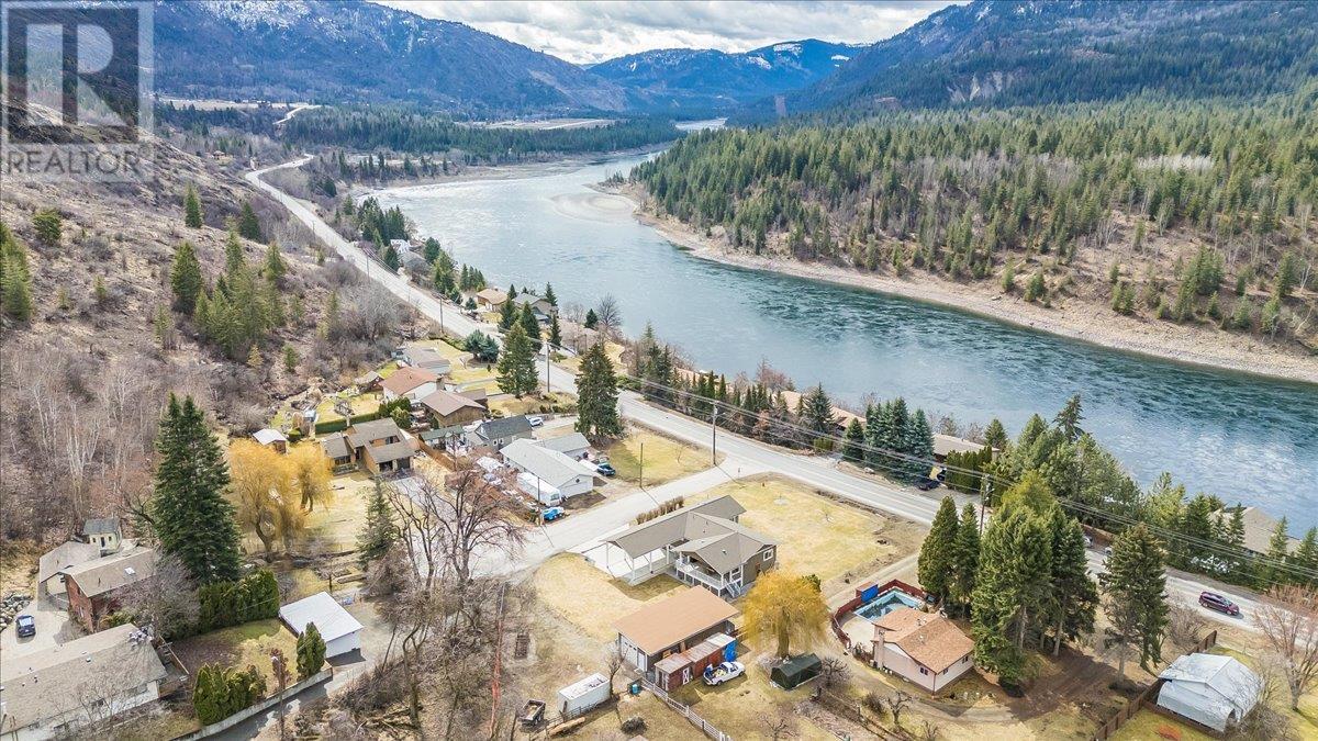 8480 Highway 22A, Trail