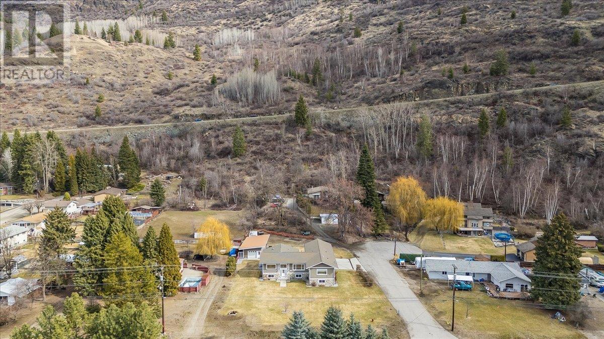 8480 Highway 22A, Trail
