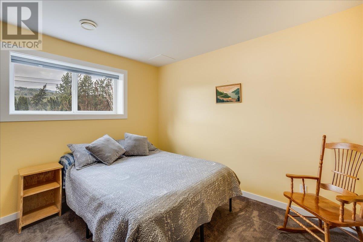 8480 Highway 22A, Trail
