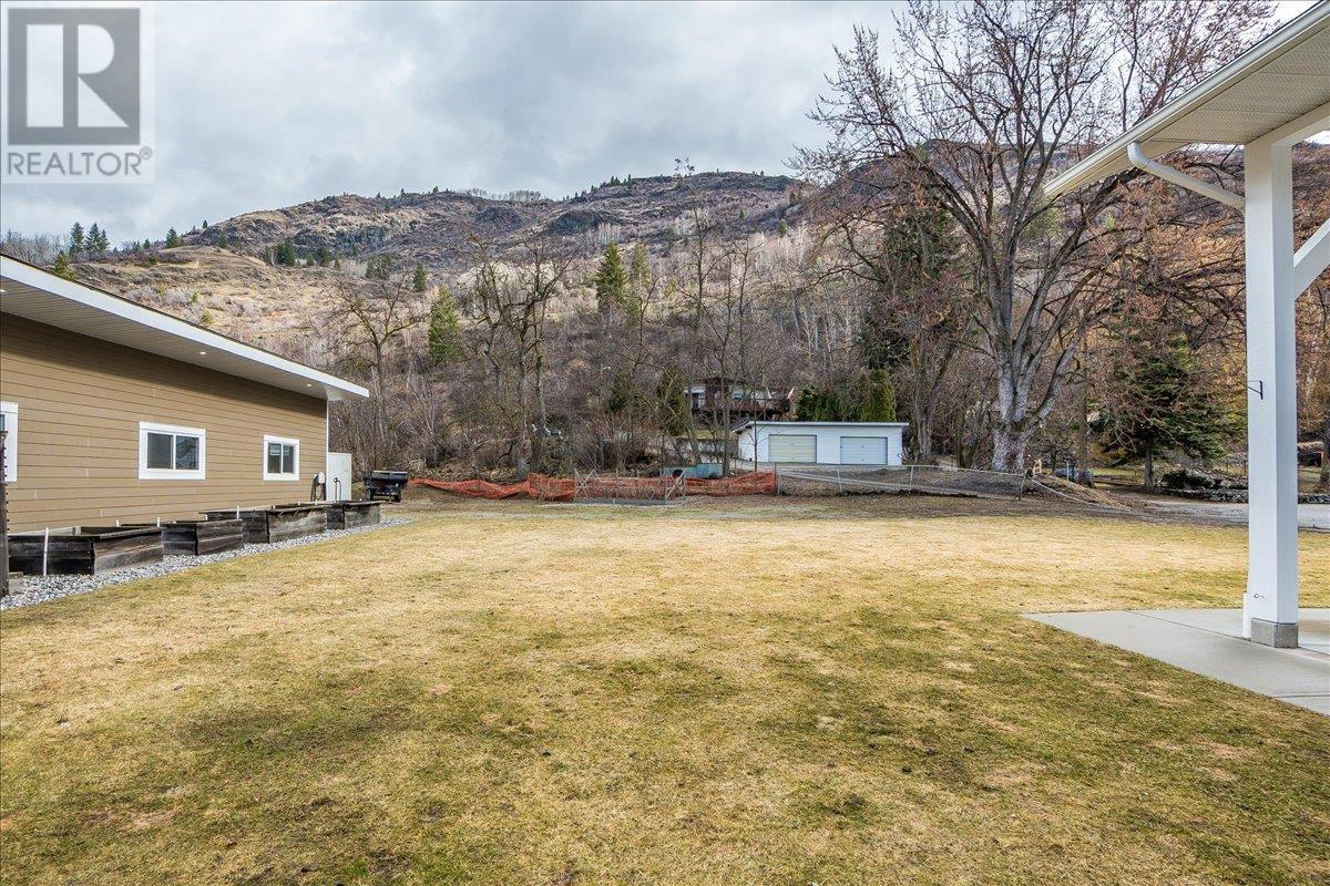 8480 Highway 22A, Trail