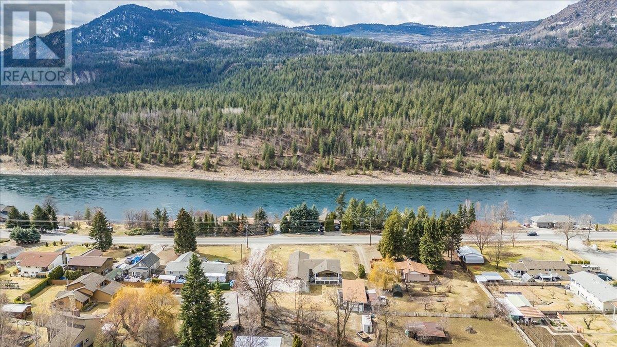 8480 Highway 22A, Trail