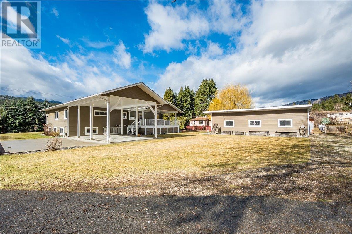 8480 Highway 22A, Trail