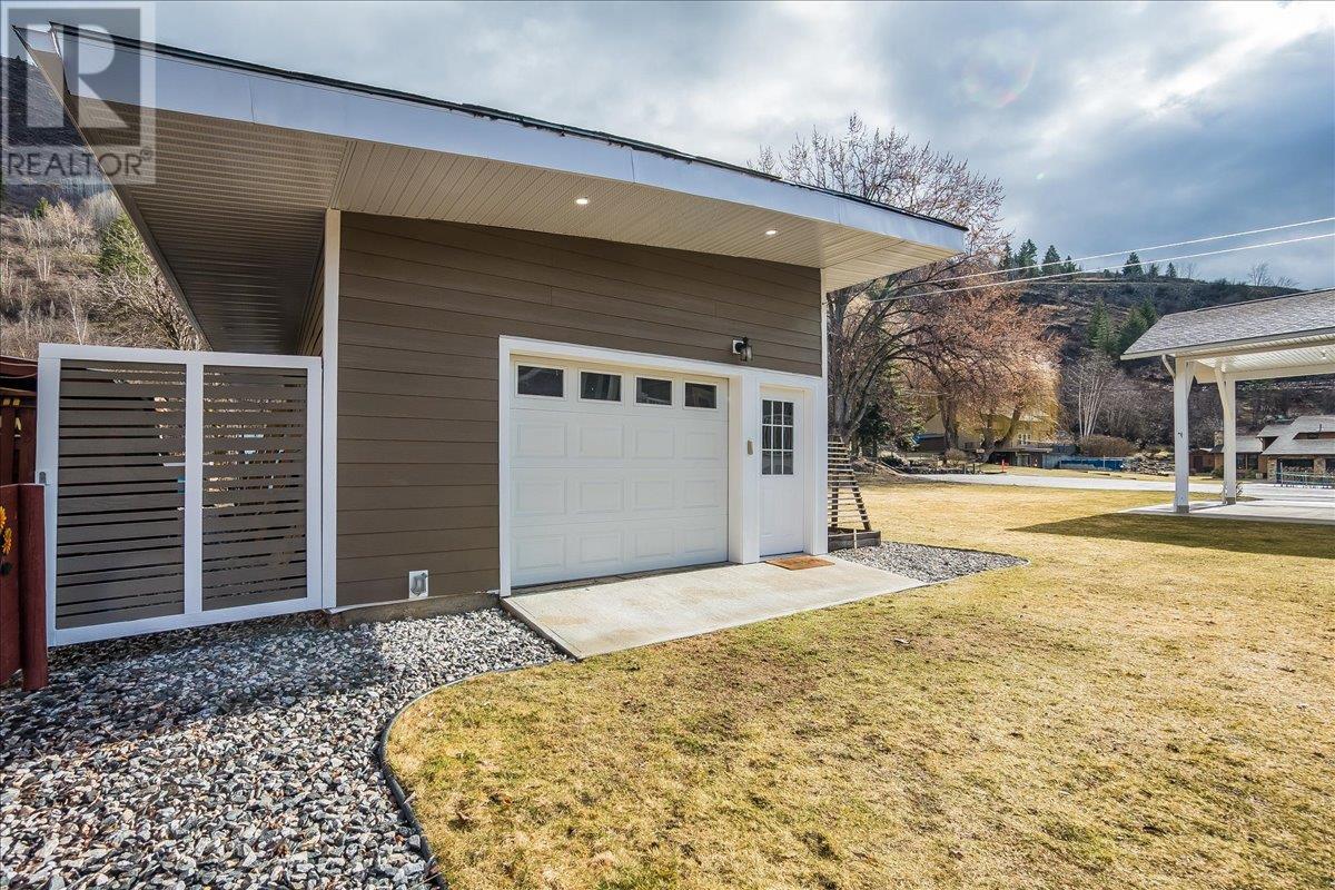 8480 Highway 22A, Trail
