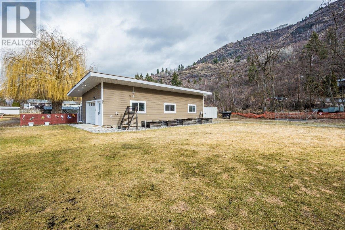8480 Highway 22A, Trail