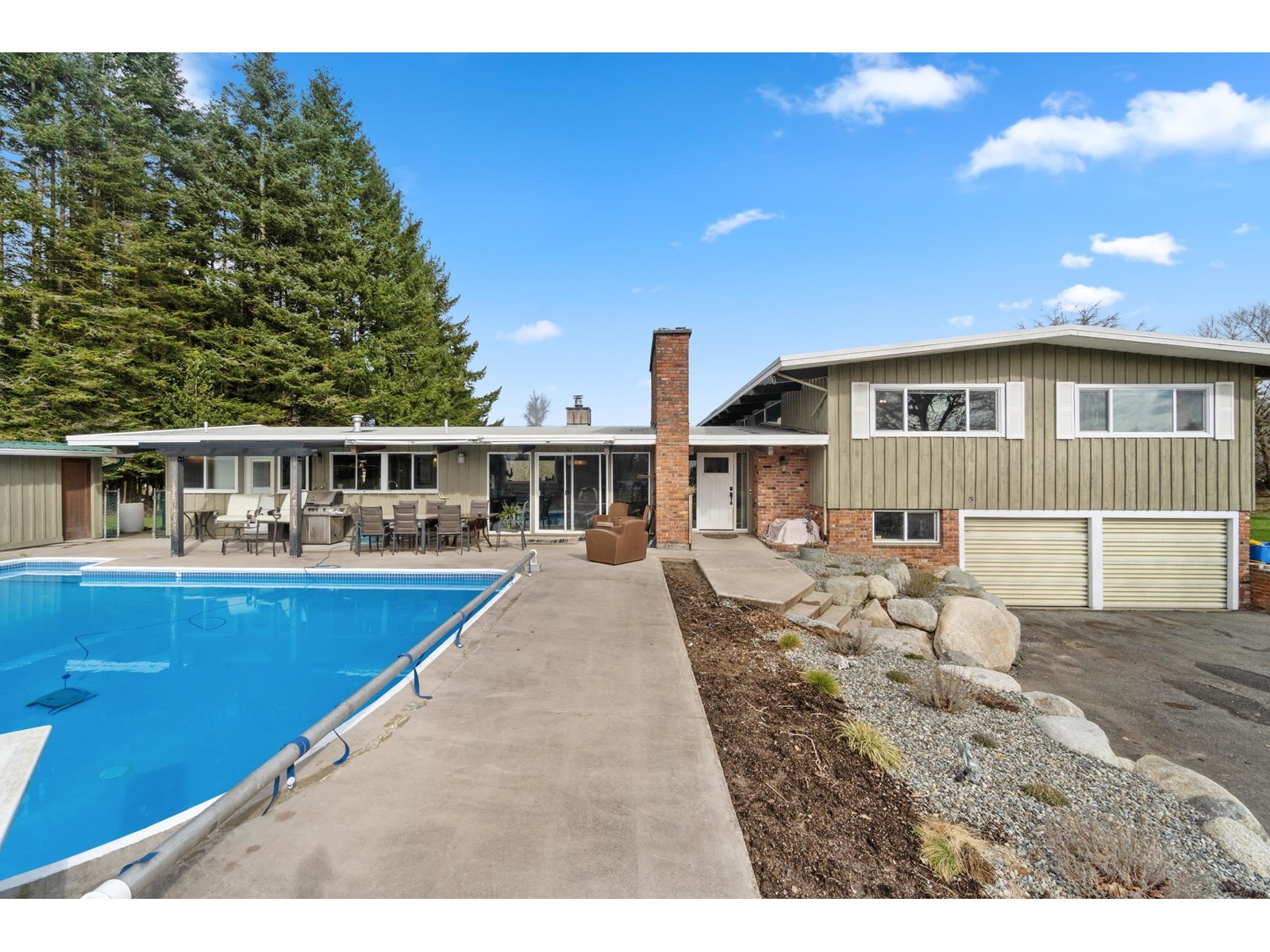 Photo 4 of 21115 102 B Avenue, Langley BC