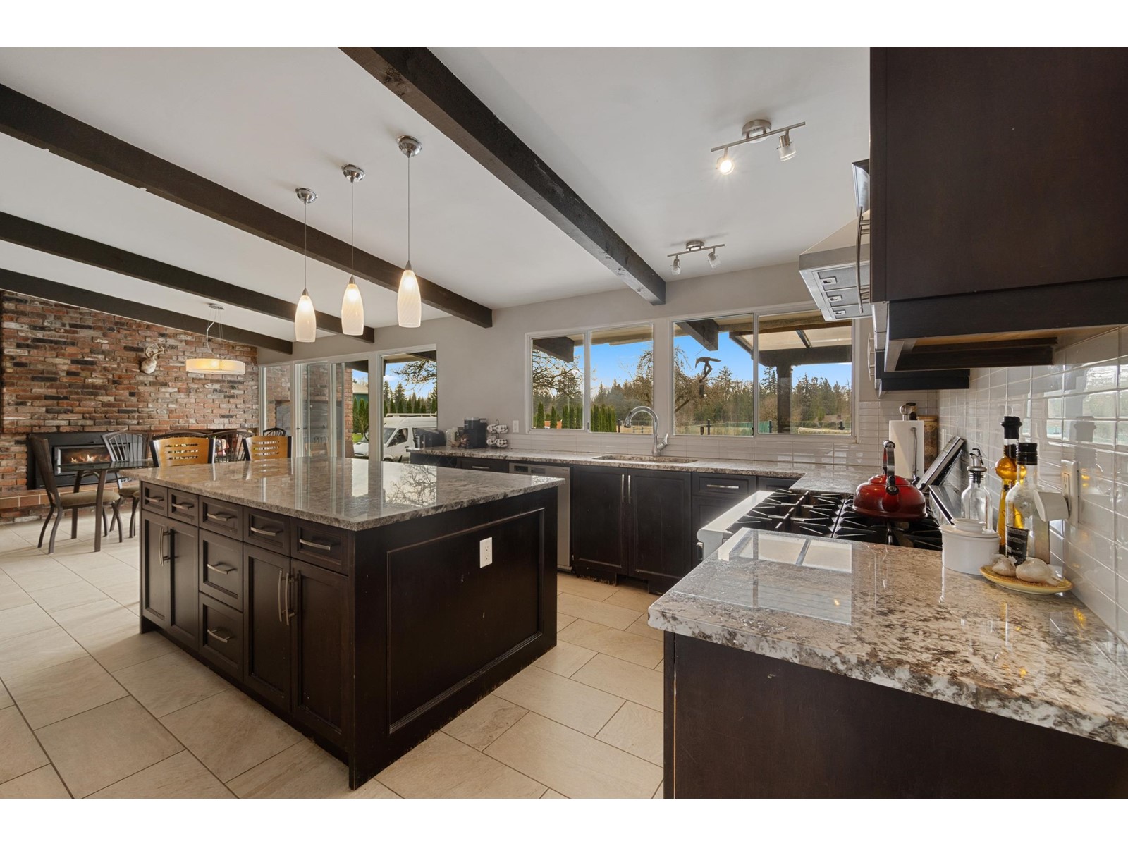 Photo 10 of 21115 102 B Avenue, Langley BC