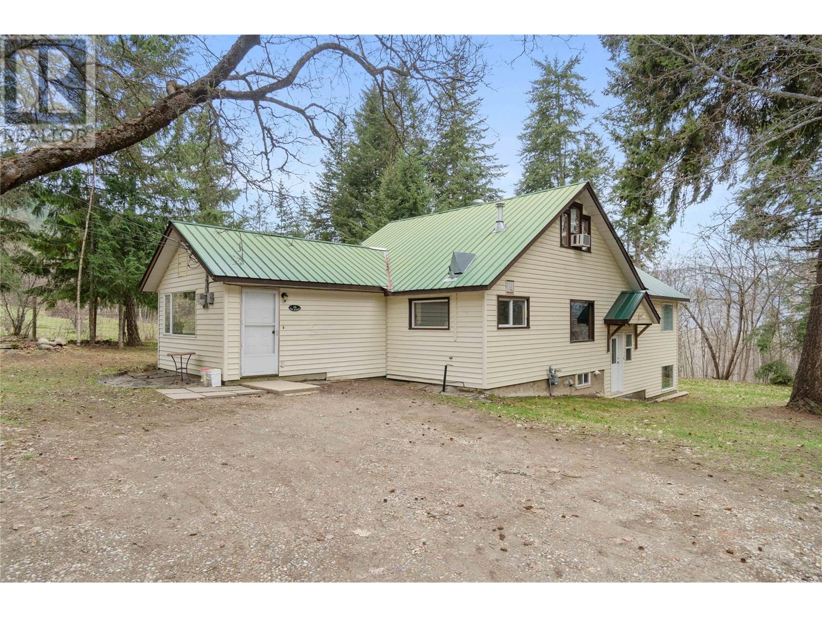 Photo 19 of 1291 10 Street Se, Salmon Arm BC