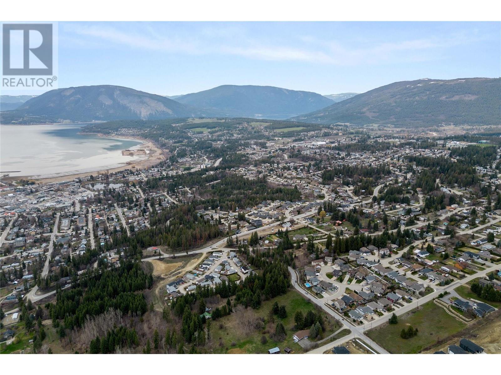 Photo 12 of 1291 10 Street Se, Salmon Arm BC