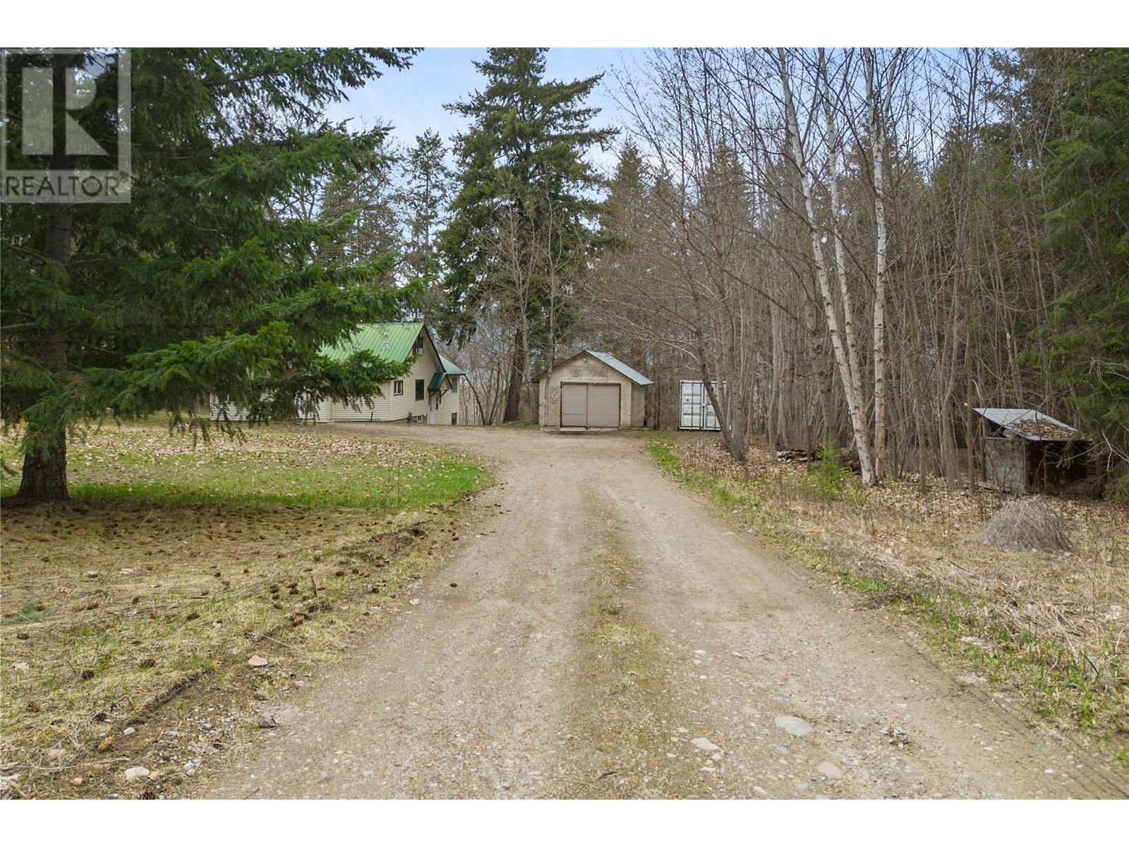 Photo 16 of 1291 10 Street Se, Salmon Arm BC