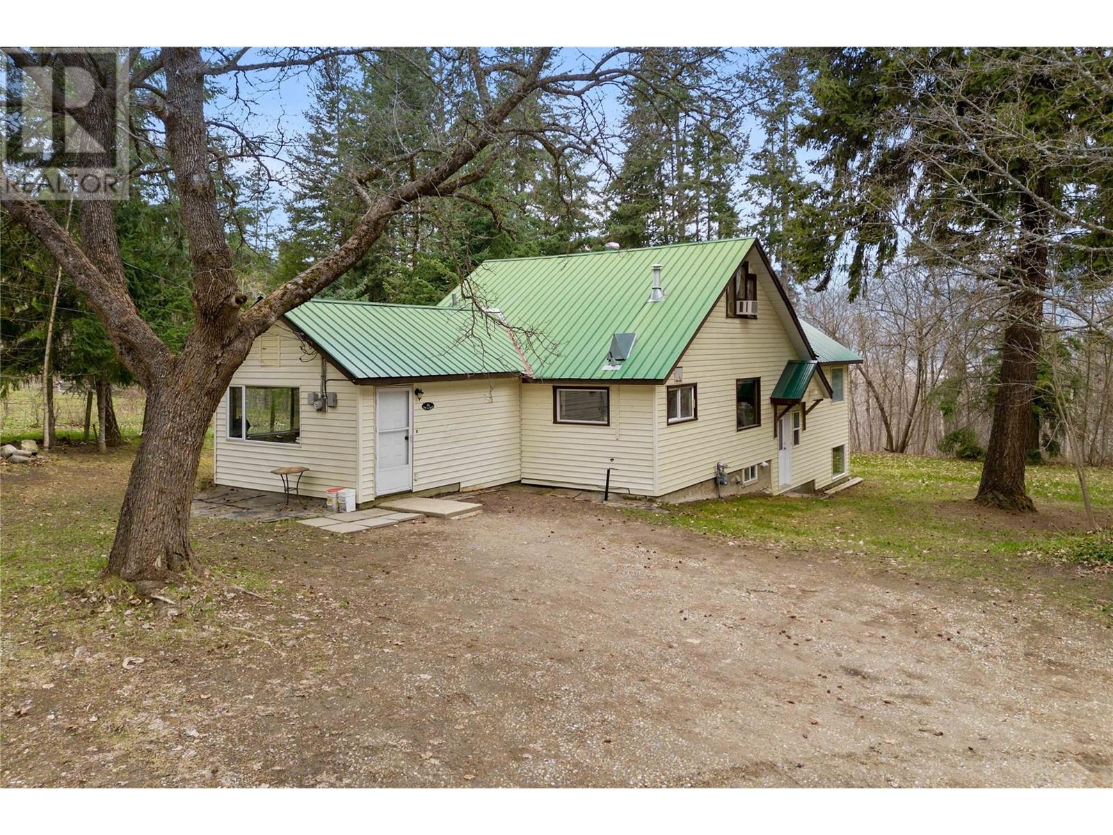 Photo 17 of 1291 10 Street Se, Salmon Arm BC