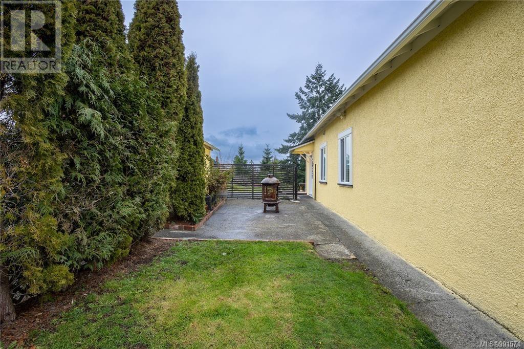 676 Pine St, Nanaimo real estate listing 991574