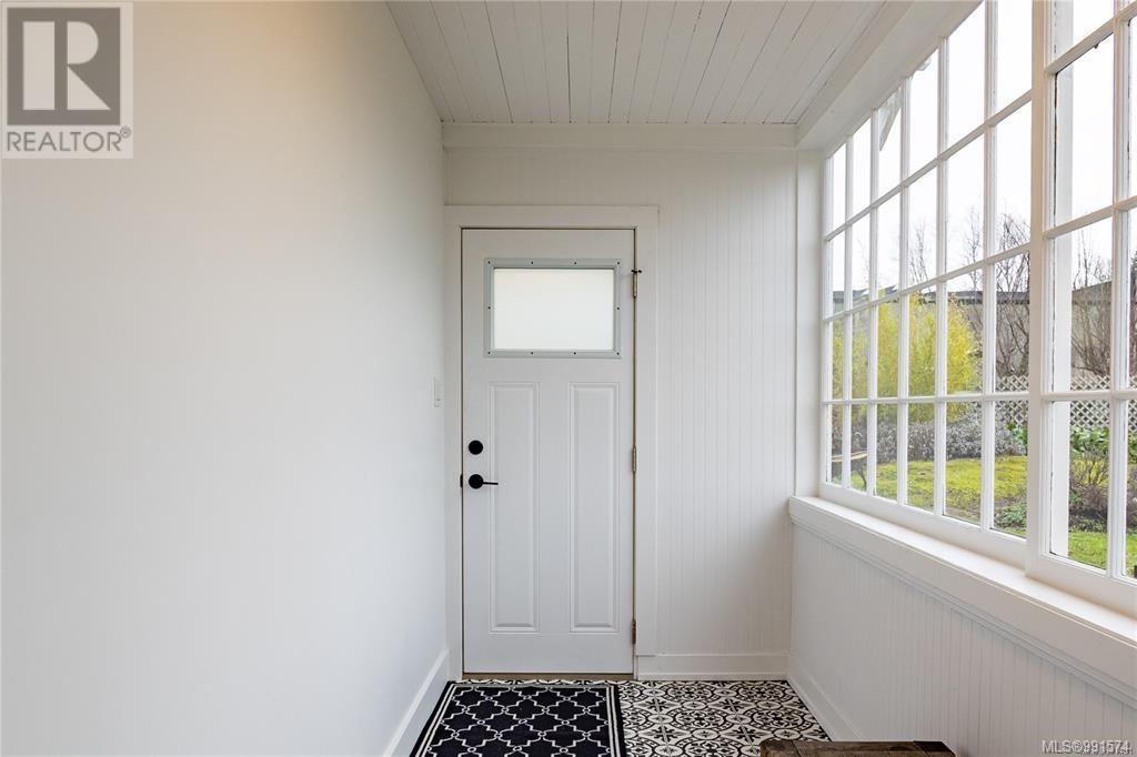 676 Pine St, Nanaimo real estate listing 991574
