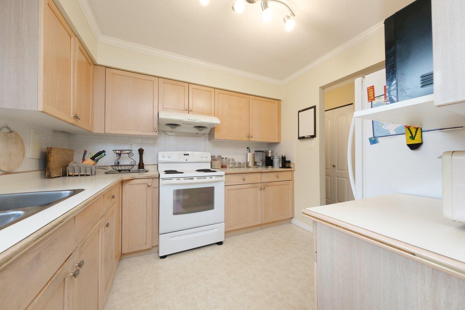 Photo 21 of 223 14861 98 Avenue, Surrey BC