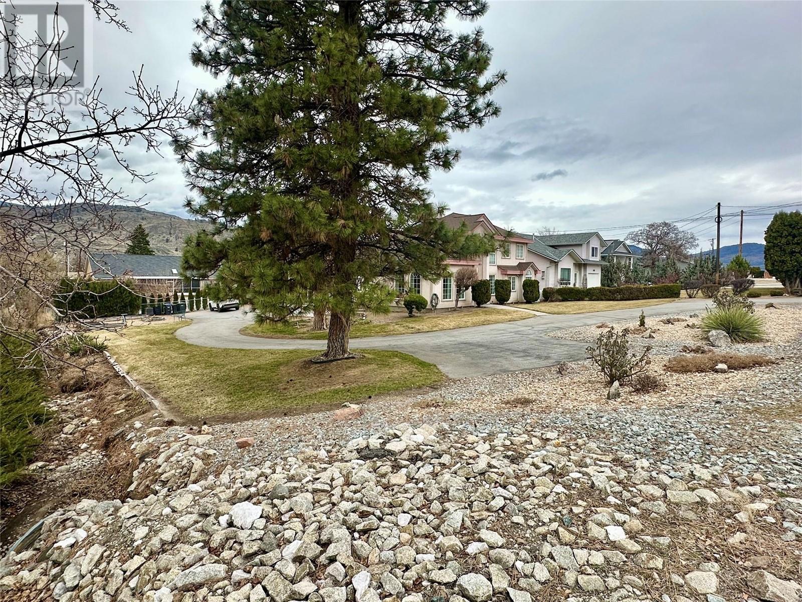  6448 Tucelnuit Drive, Oliver