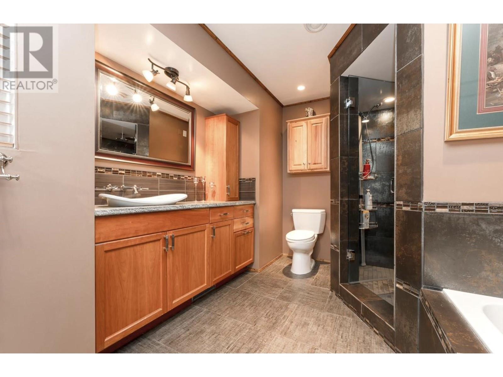 Photo 19 of 3321 Willerton Court, Coquitlam BC