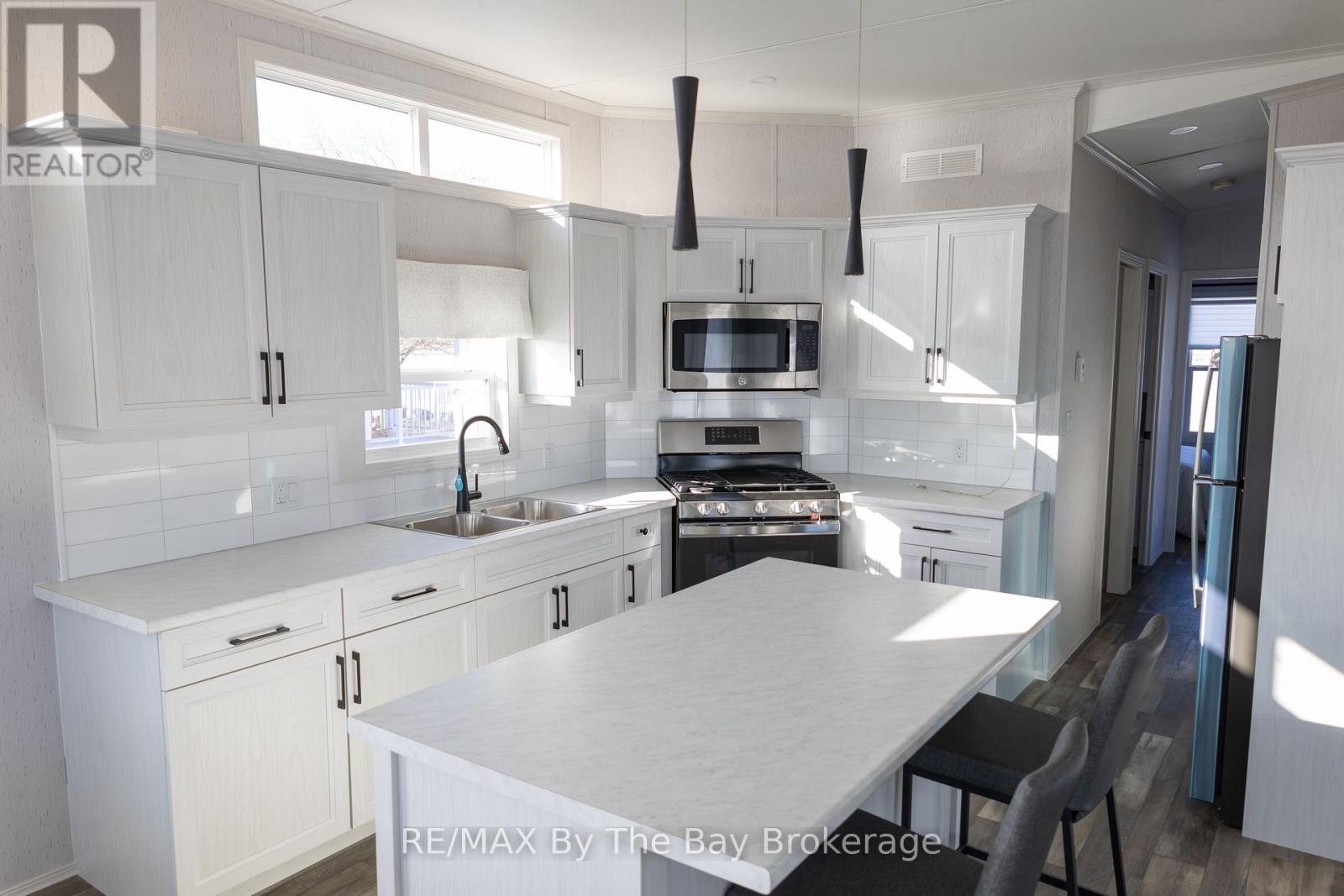 Photo 13 of 51 3282 Ogdens Beach Road, Tay ON