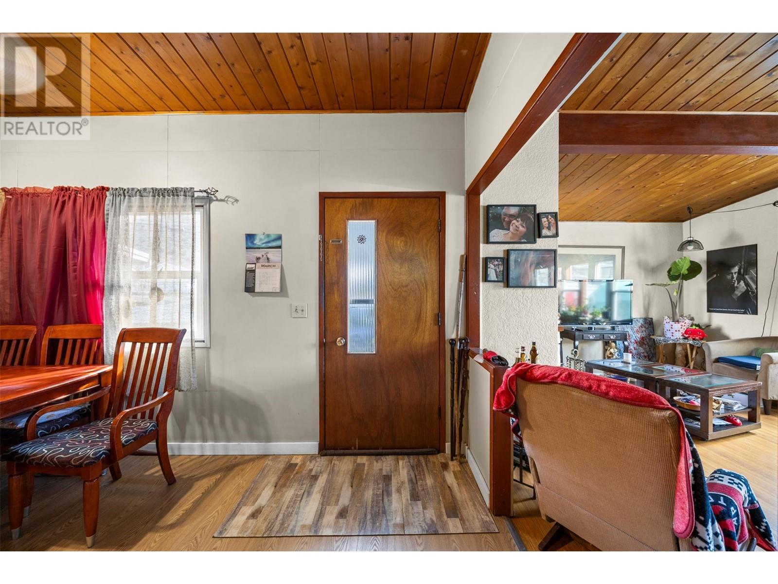 2556 / 2558 VALLEYVIEW DRIVE - Image 13