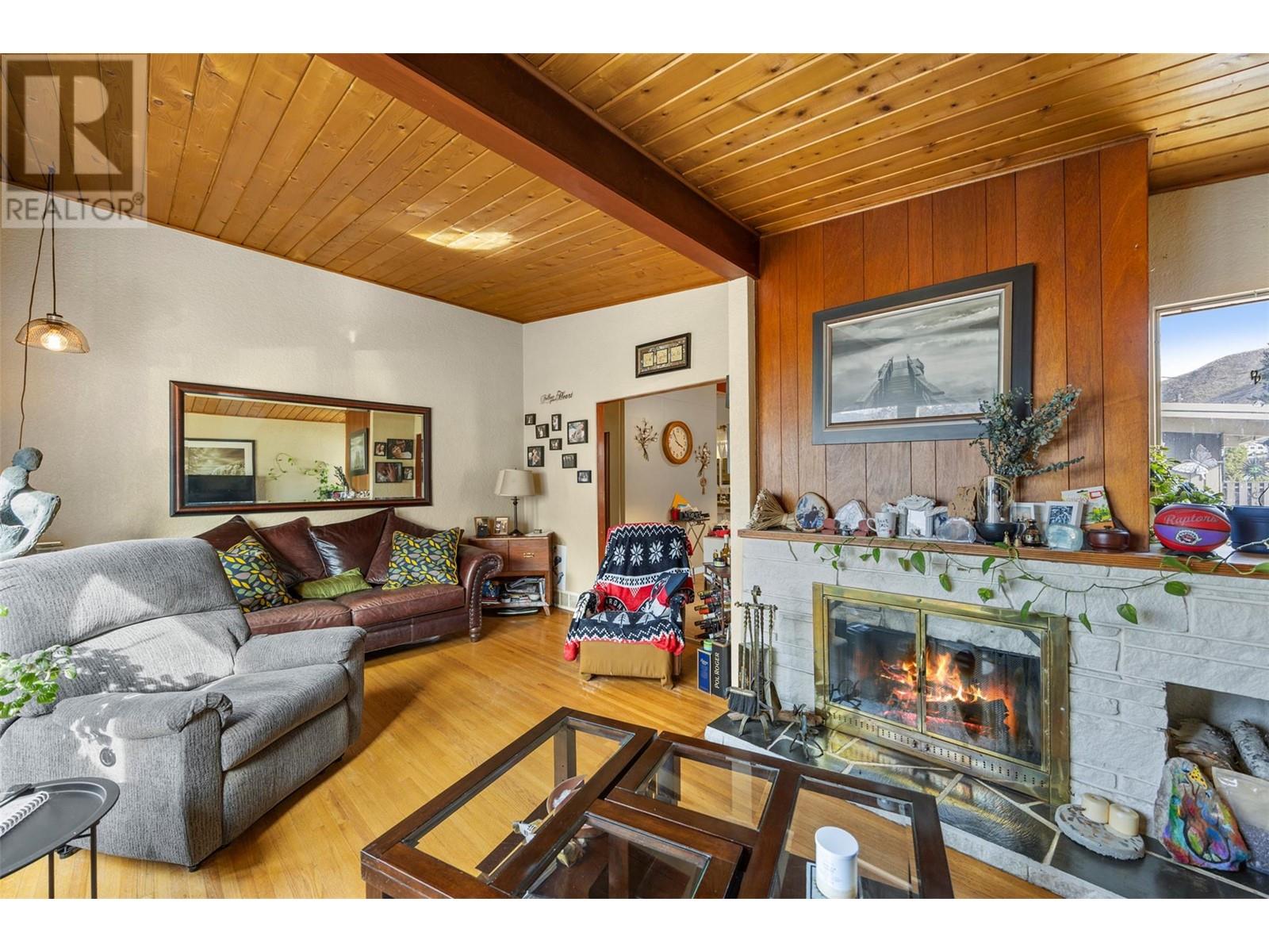 2556 / 2558 VALLEYVIEW DRIVE - Image 14