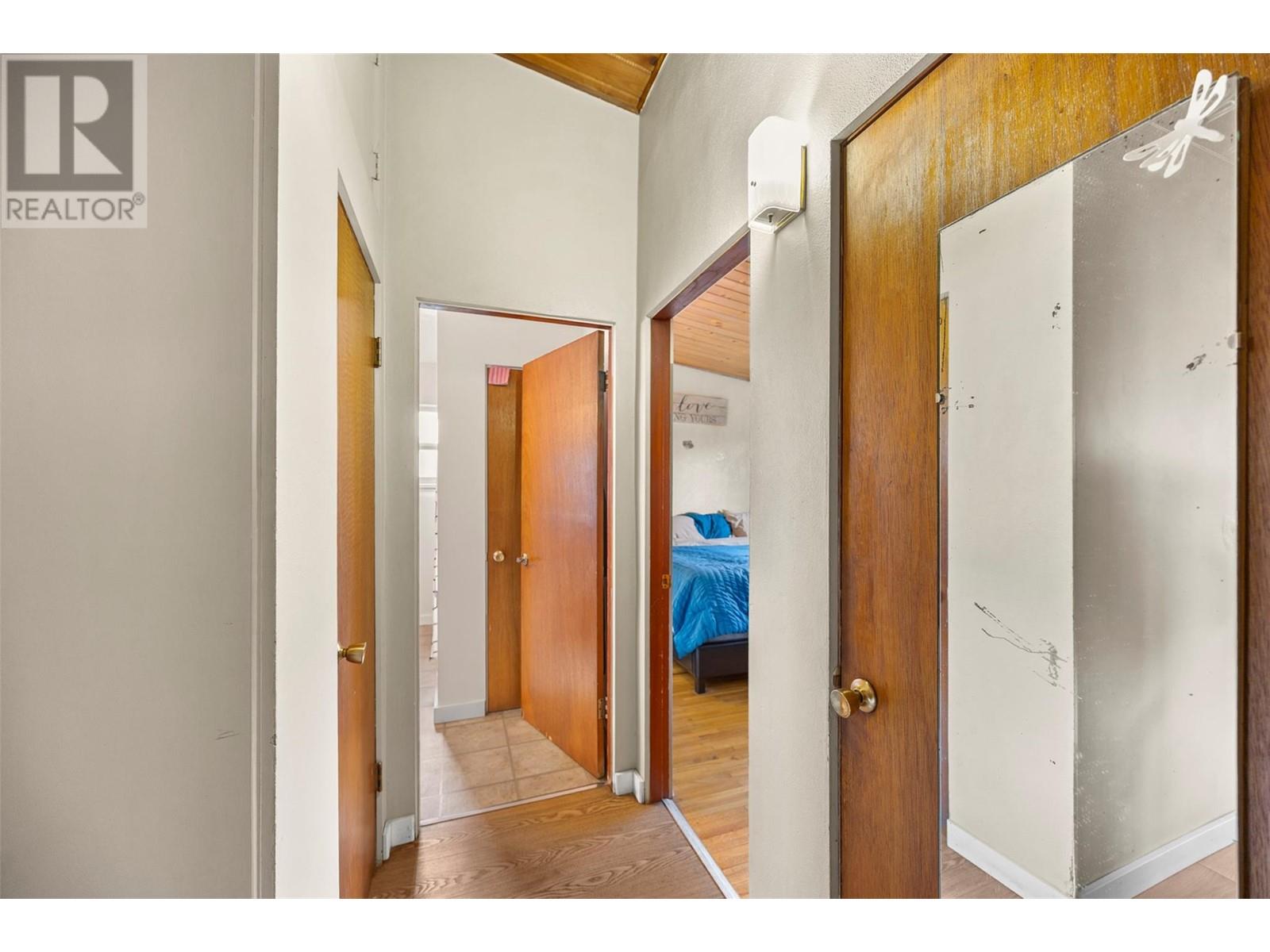 2556 / 2558 VALLEYVIEW DRIVE - Image 20