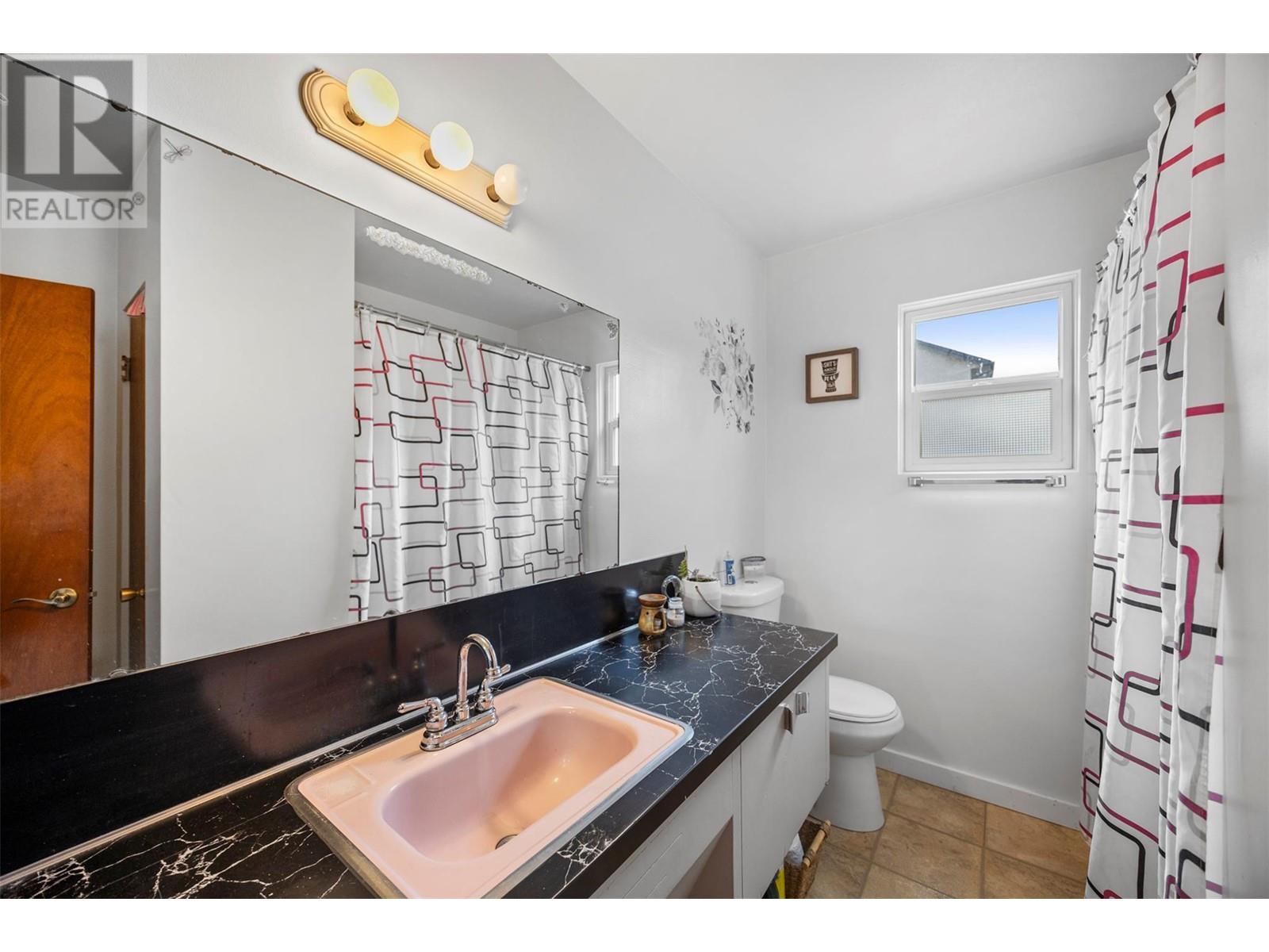 2556 / 2558 VALLEYVIEW DRIVE - Image 22