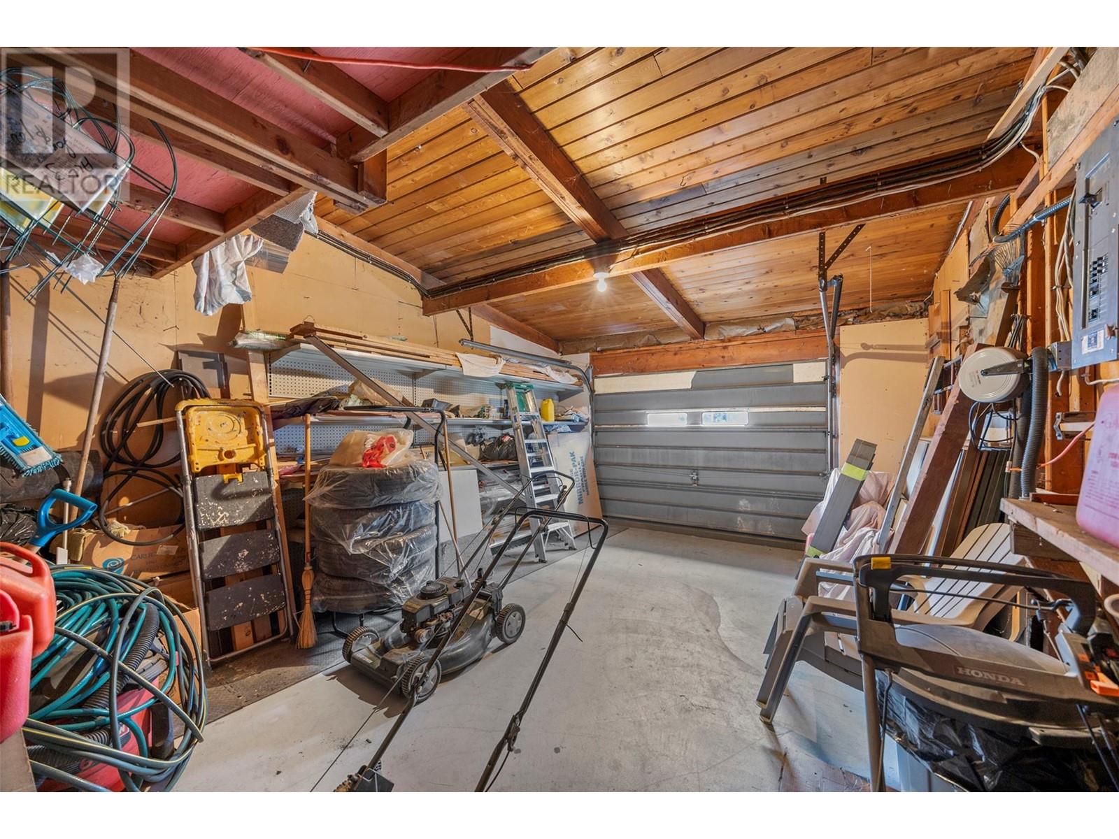 2556 / 2558 VALLEYVIEW DRIVE - Image 30