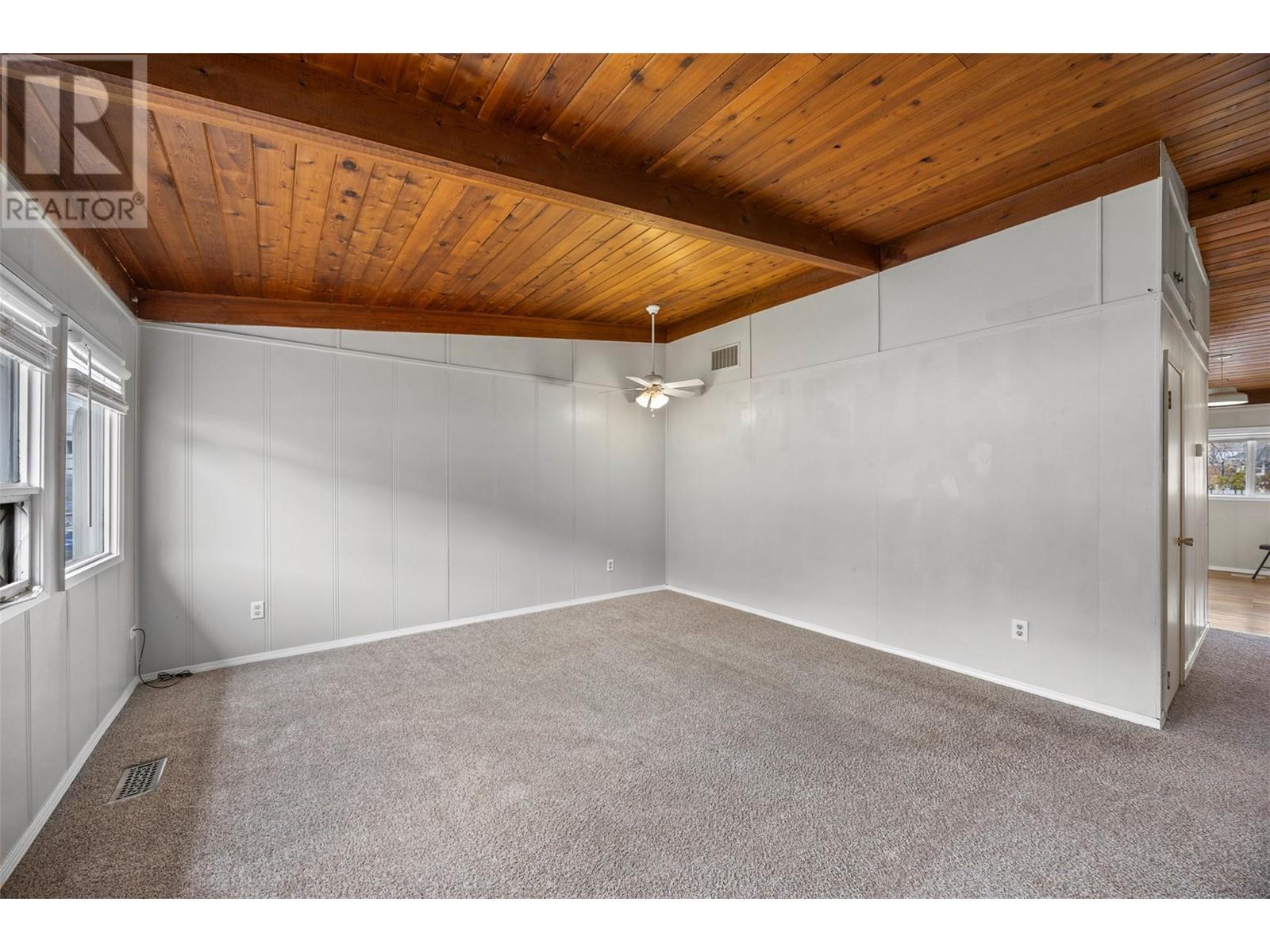 2556 / 2558 VALLEYVIEW DRIVE - Image 33