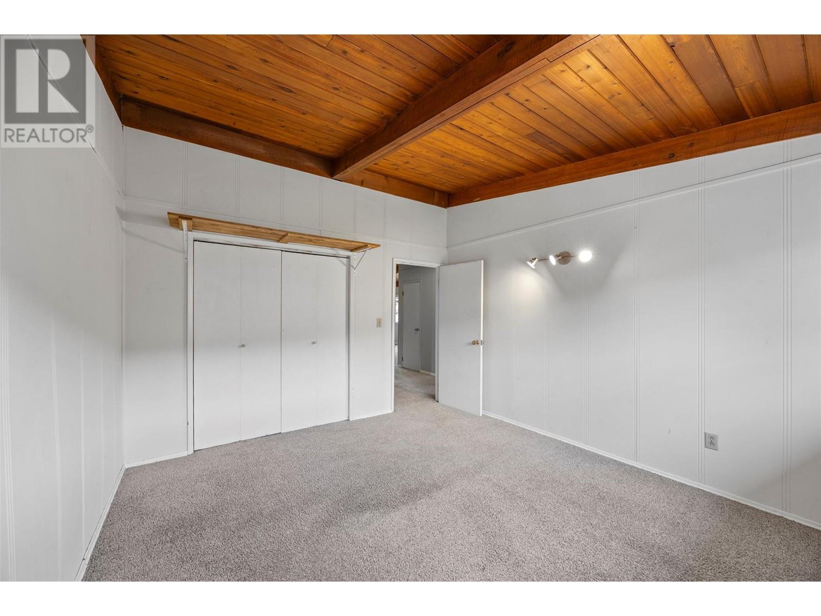 2556 / 2558 VALLEYVIEW DRIVE - Image 36