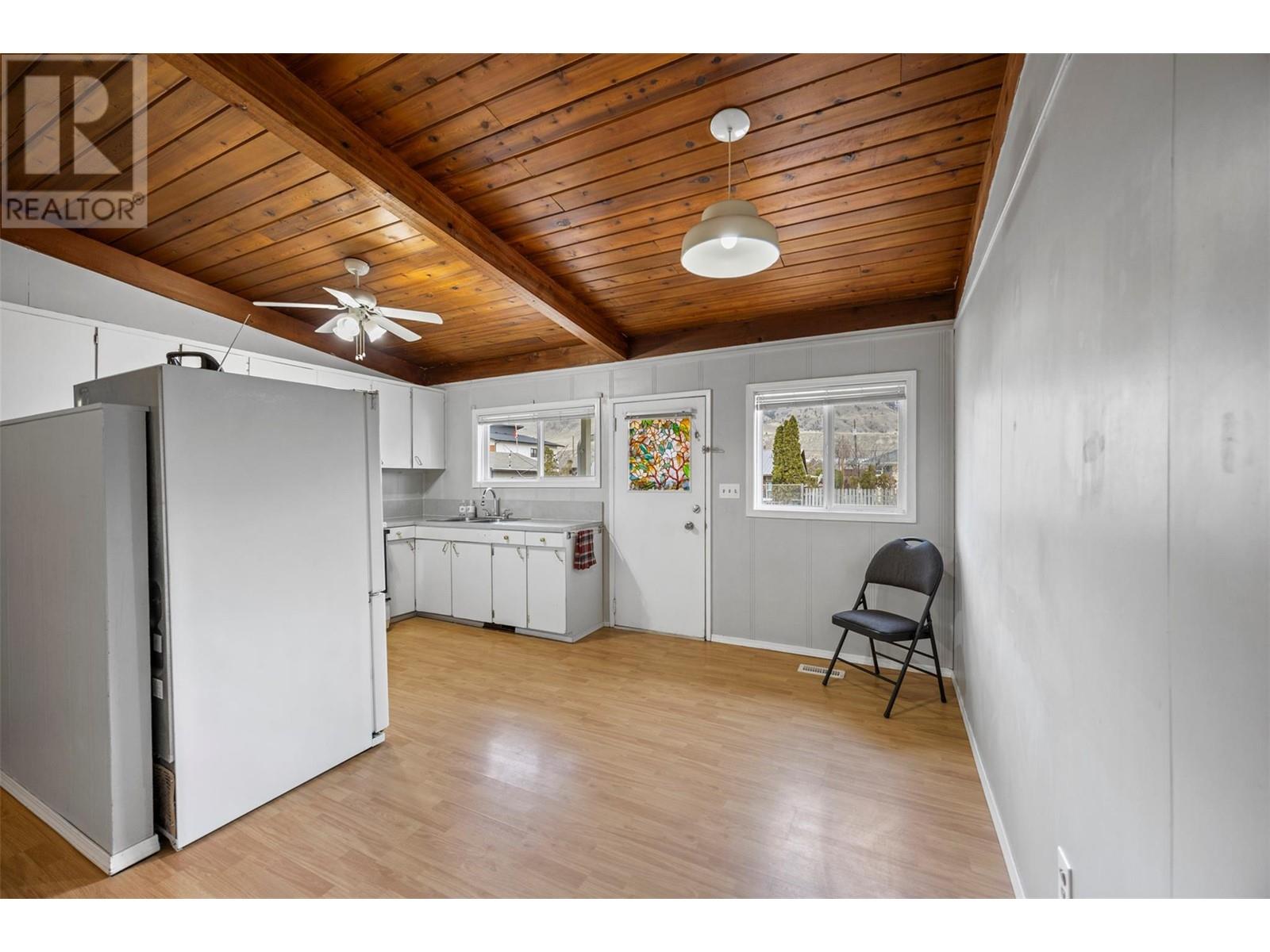 2556 / 2558 Valleyview Drive, Kamloops
