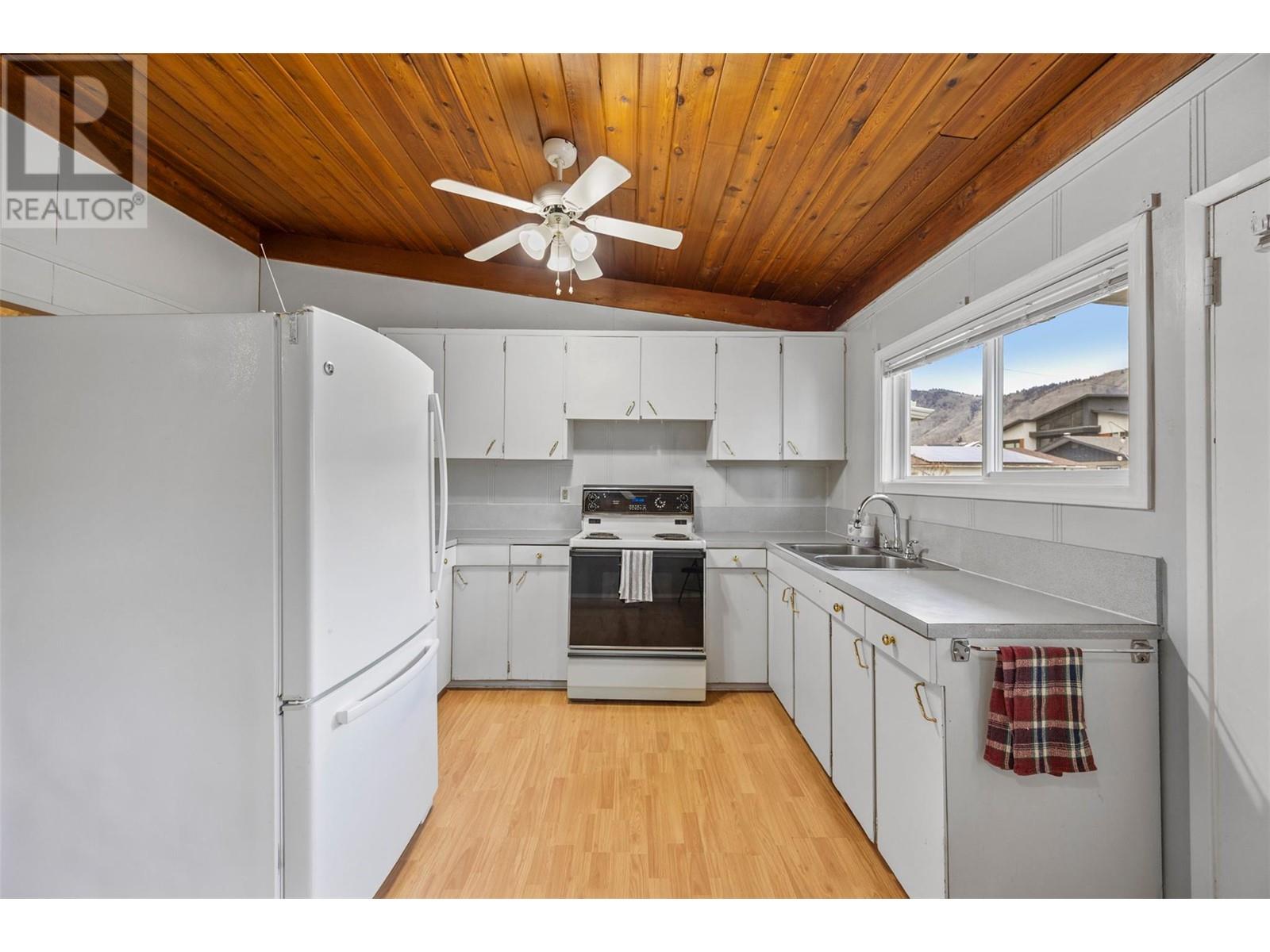 2556 / 2558 VALLEYVIEW DRIVE - Image 40