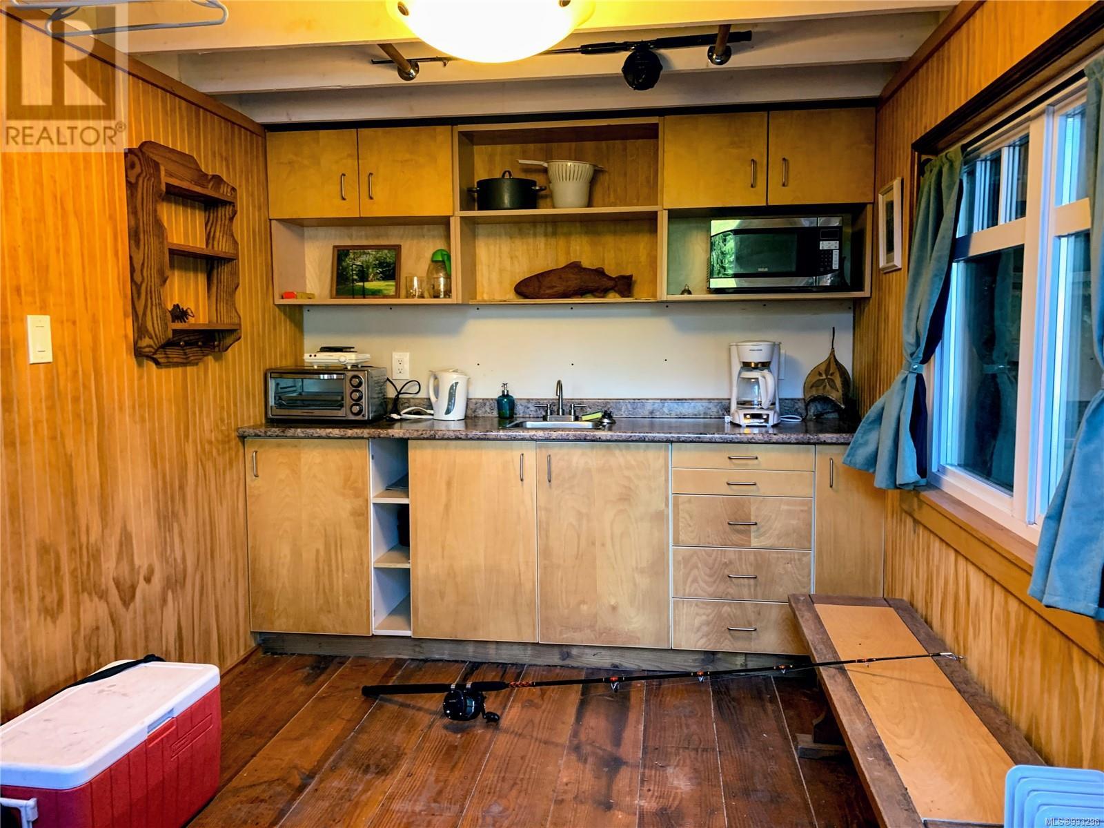 29 6340 Cerantes Rd, Port Renfrew