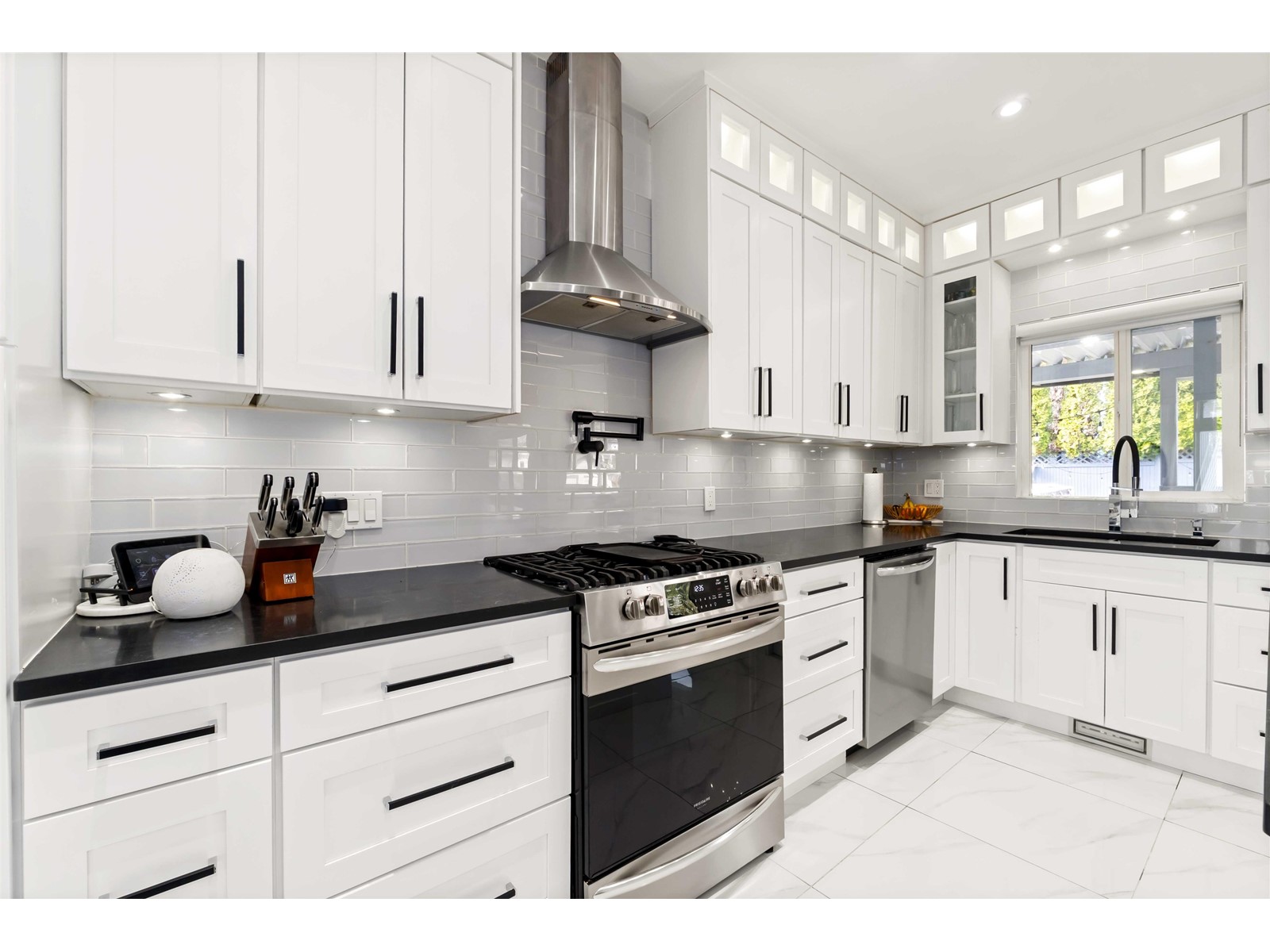 Photo 7 of 8521 168 Street, Surrey BC